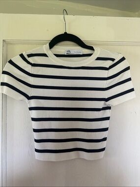 Zara Short Sleeve T shirt - Navy & White